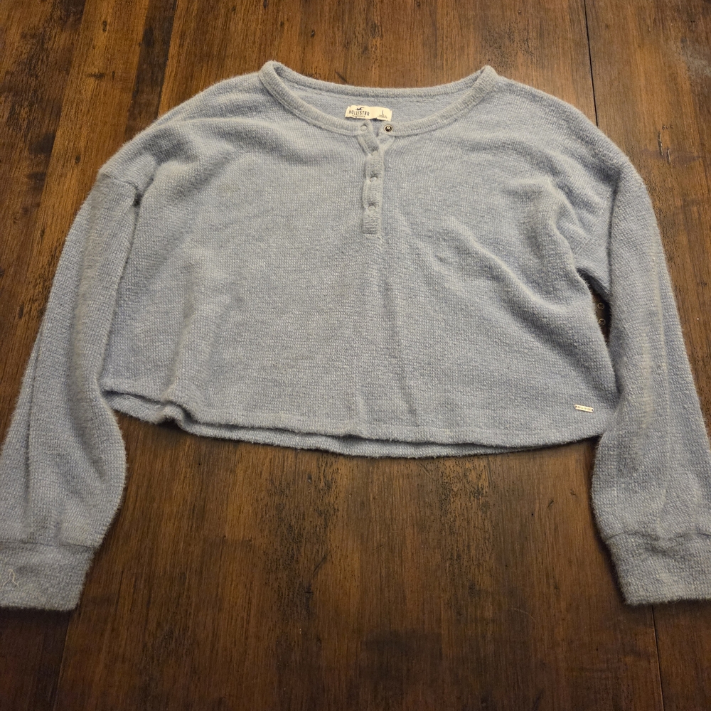 Hollister Sky Blue Women's Cropped Sweatshirt Cozy Cottage Core